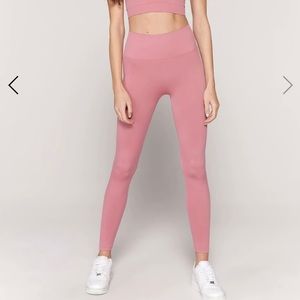 NWT Spiritual Gangster Icon Seamless HW Legging M/L